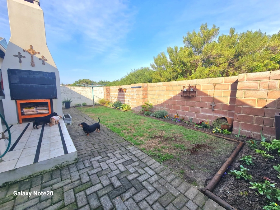 3 Bedroom Property for Sale in Paradise Beach Eastern Cape